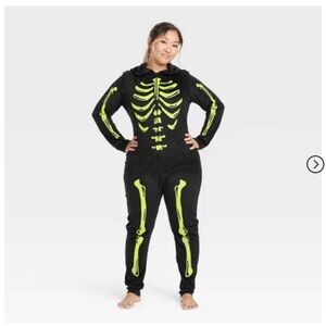 Size SMALL Women's Glow-in-the-Dark Skeleton Halloween Pajama